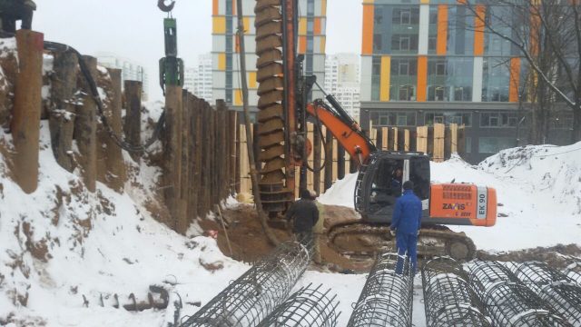 Буронабивные сваи CFA. Жилой комплекс на Митинской