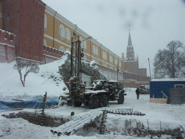 Реконструкция мемориала Вечного огня в Александровском саду