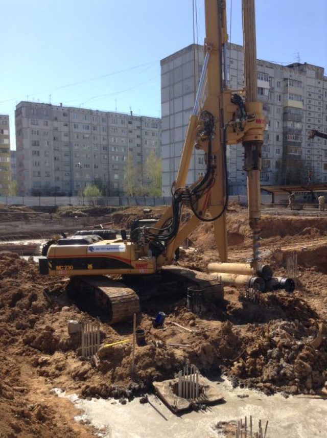 Устройство свайного поля из буронабивных свай под жилой многосекционный дом в Калуге